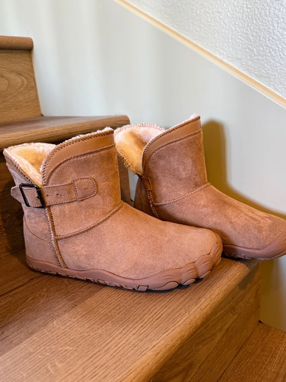 Like New Hike Footwear Sheepskin lined Suede Winter Booties, Cozy Bootie size 39